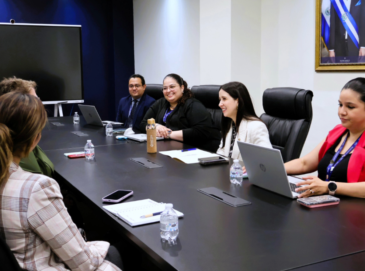 Dialogamos con la Vicecancillería de El Salvador sobre la agenda de trabajo en integración social regional. 