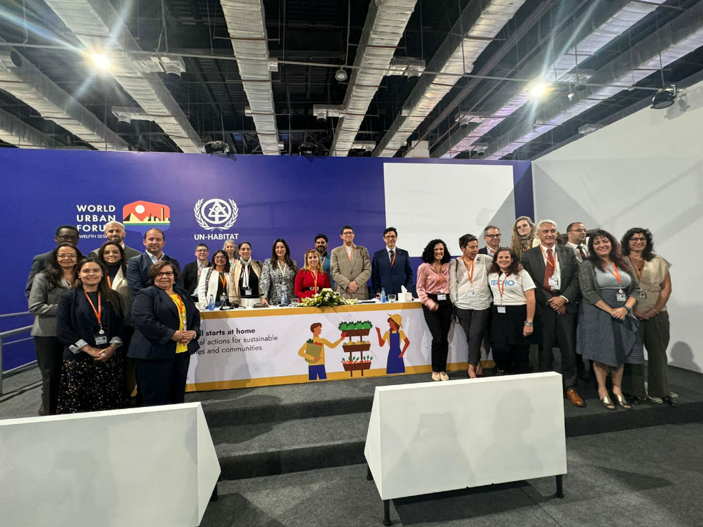 Se destaca el aporte del CCVAH en el desarrollo urbano de la región.